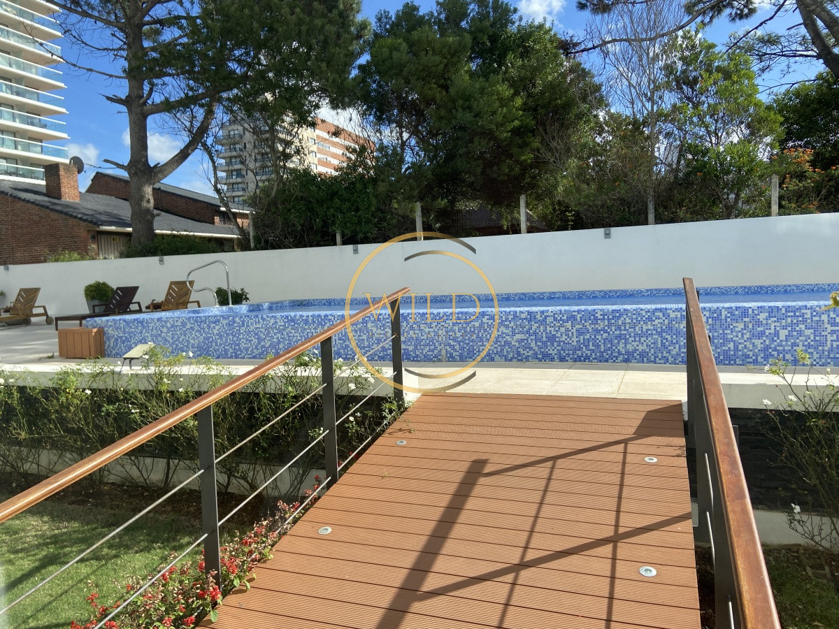 Apartamento ID.1436 - Venta amplio 2 dormitorios 2 baños  vista al mar con renta