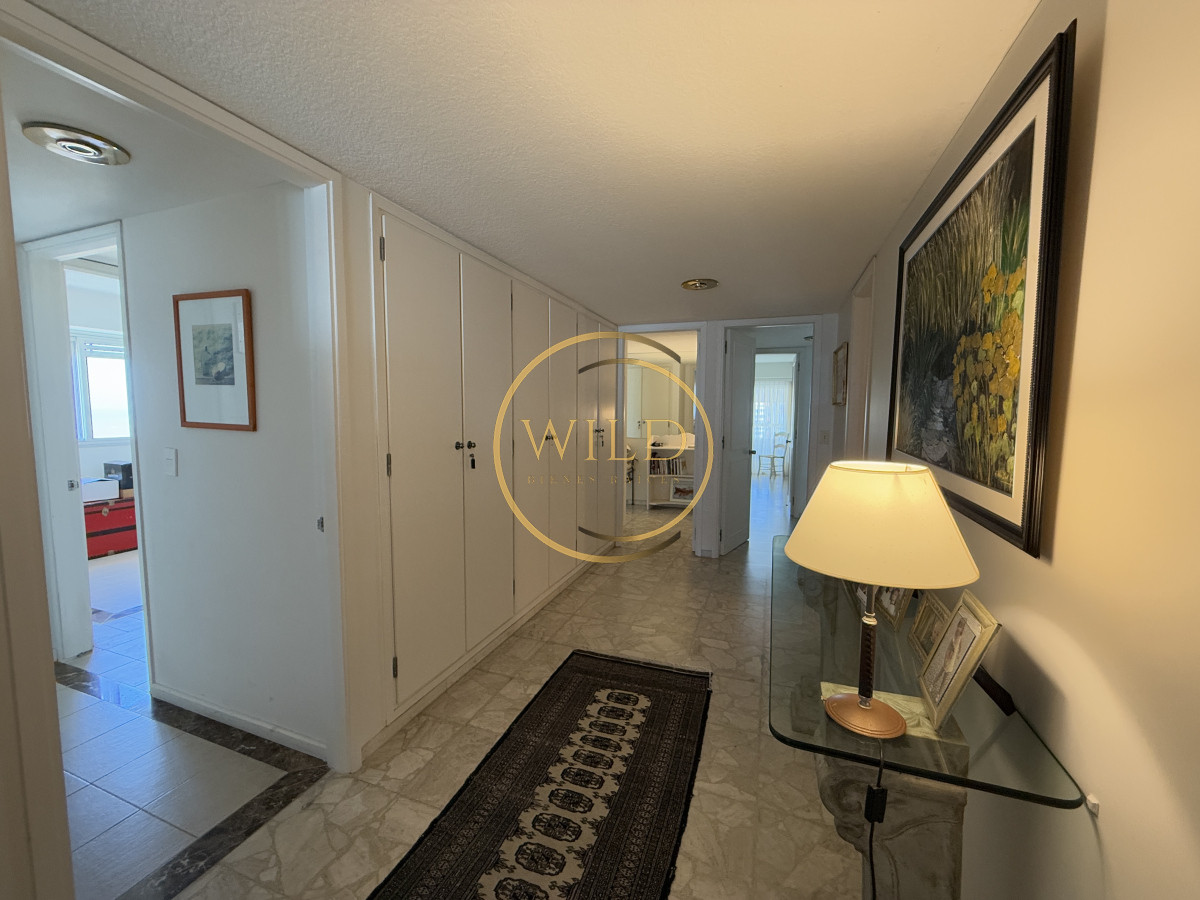 Apartamento ID.2214 - Primera línea brava 3 dormitorios mas dependencia alquiler 