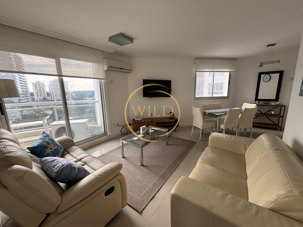 Apartamento ID.2424 - Alquiler invernal y verano 2 dormitorios 2 baños en torre de categoría con todos los servicios