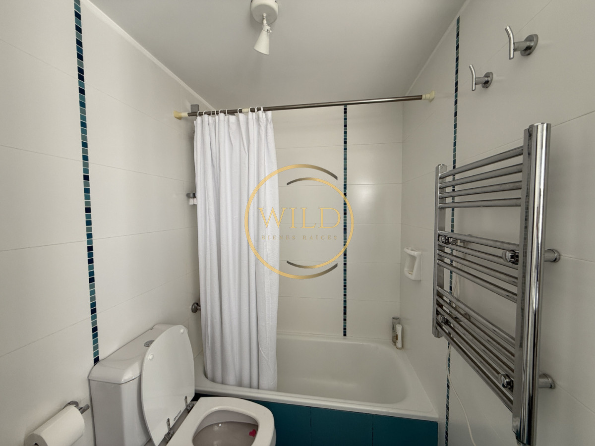 Apartamento ID.2597 - Hermoso Semi piso en Peninsula con vista a la Brava y Mansa 