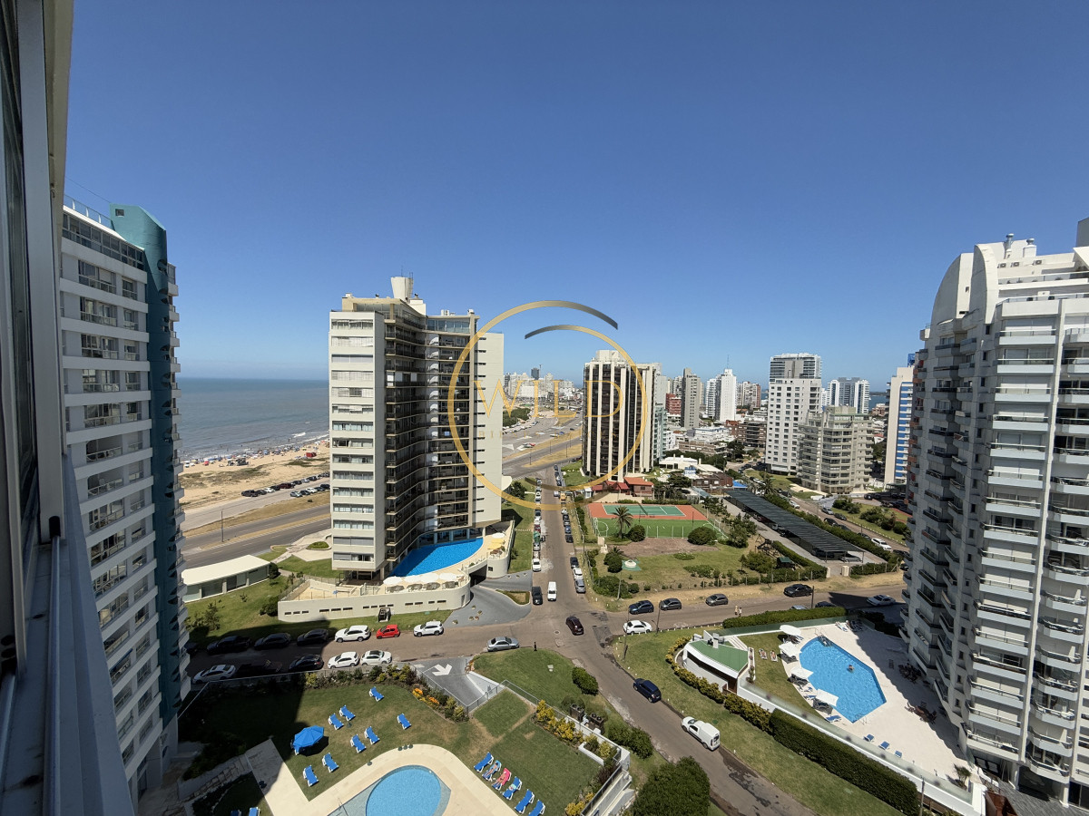 Apartamento ID.2214 - Primera línea brava 3 dormitorios mas dependencia alquiler 