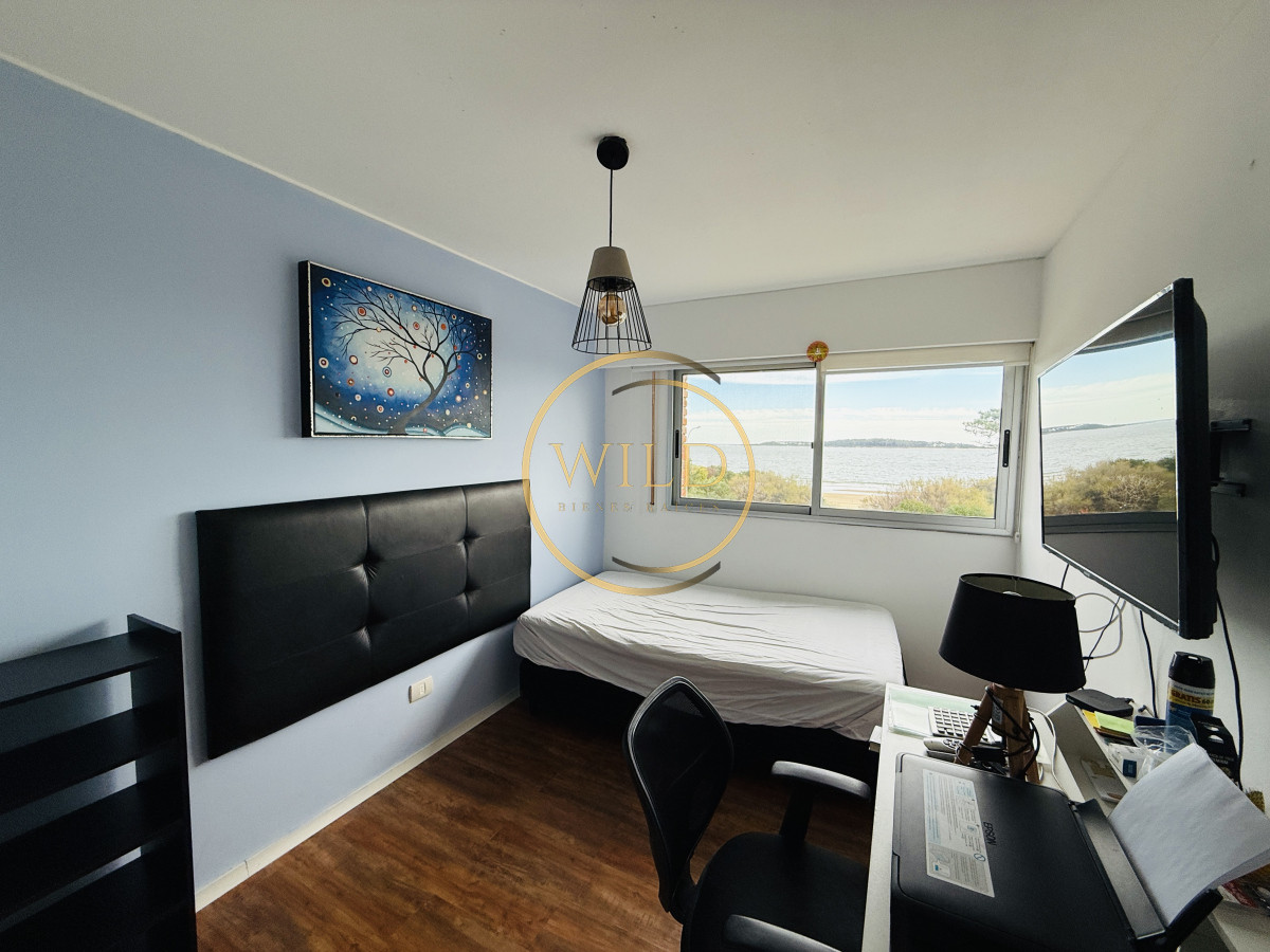 Apartamento ID.2396 - Alquiler anual 3 dormitorios frente al mar