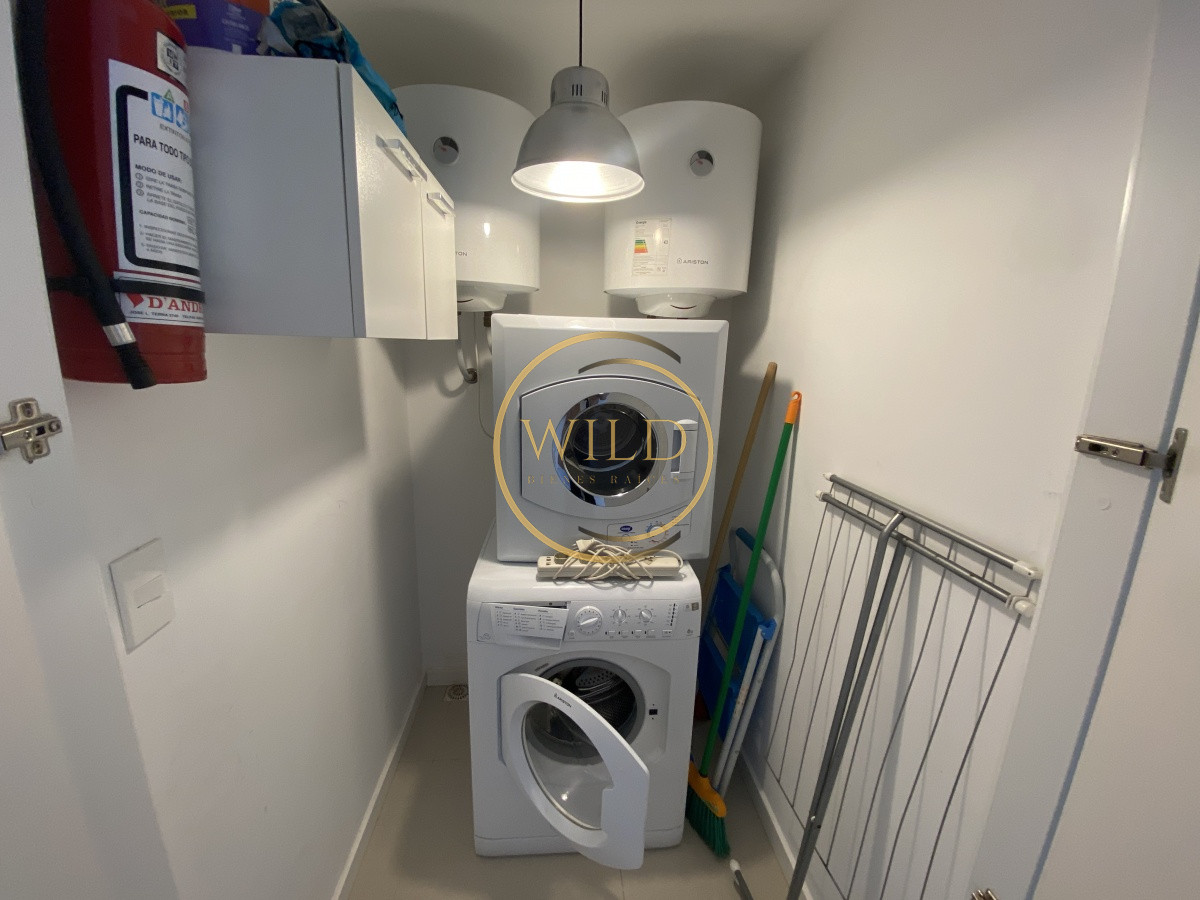 Apartamento ID.1436 - Venta amplio 2 dormitorios 2 baños  vista al mar con renta