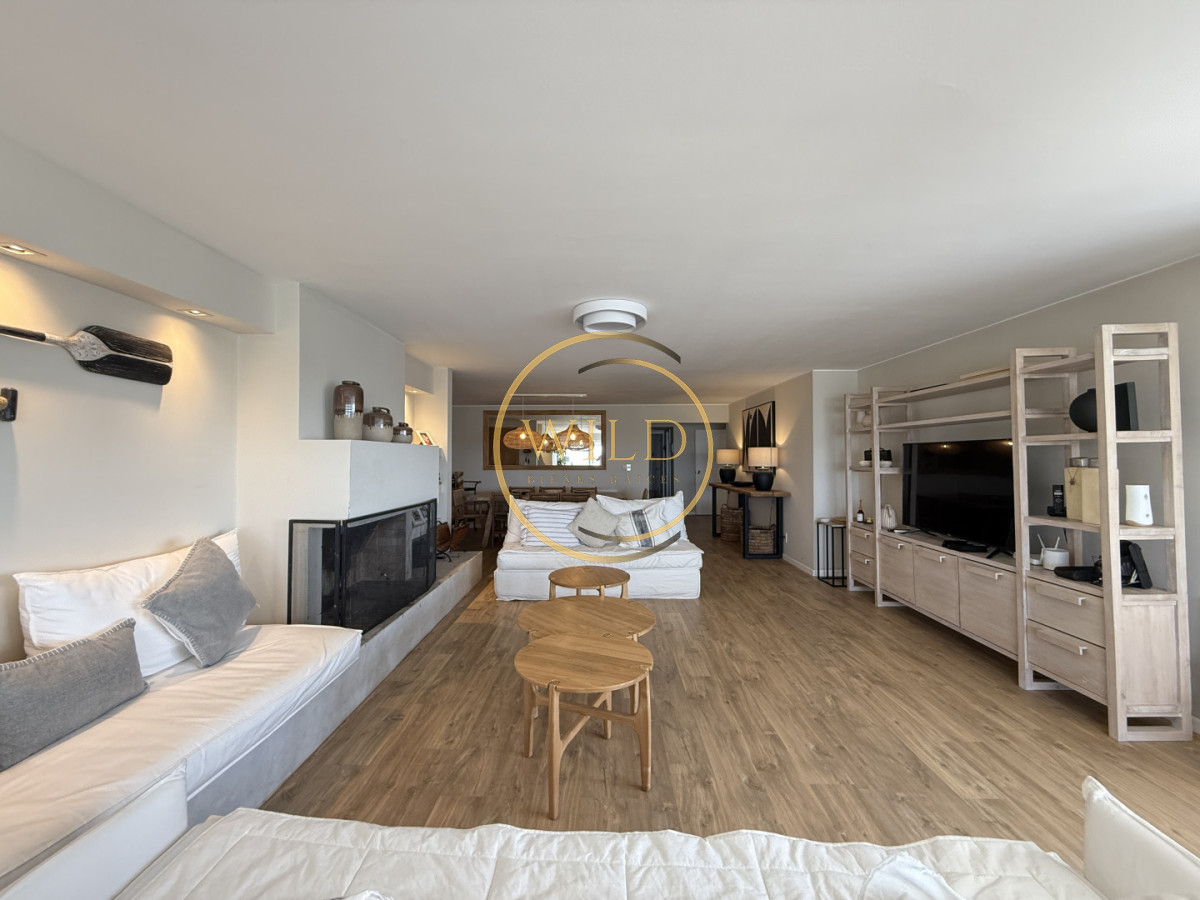 Apartamento ID.2597 - Hermoso Semi piso en Peninsula con vista a la Brava y Mansa 