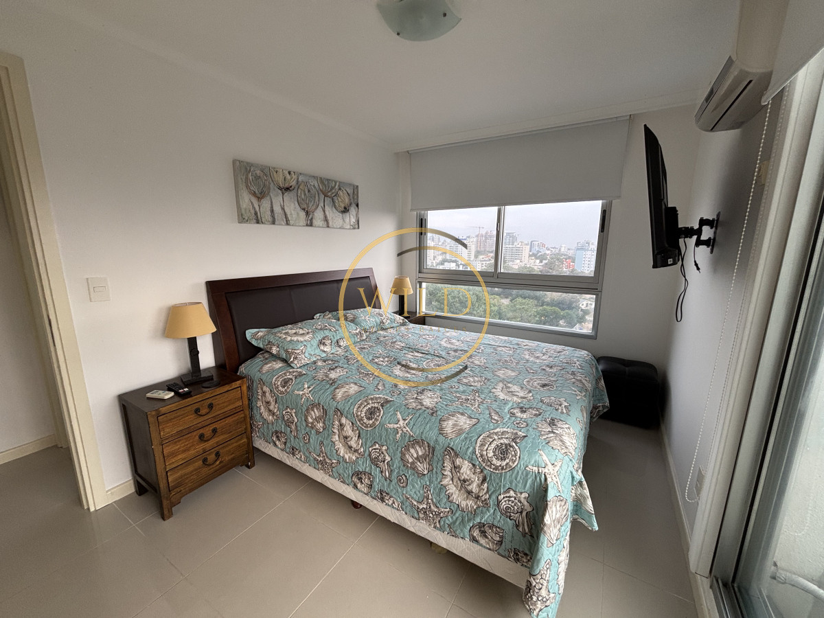 Apartamento ID.2424 - Alquiler invernal y verano 2 dormitorios 2 baños en torre de categoría con todos los servicios