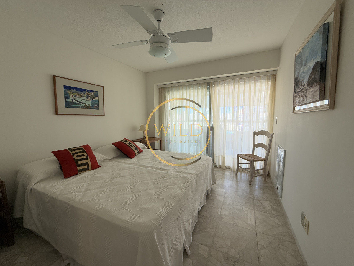 Apartamento ID.2214 - Primera línea brava 3 dormitorios mas dependencia alquiler 