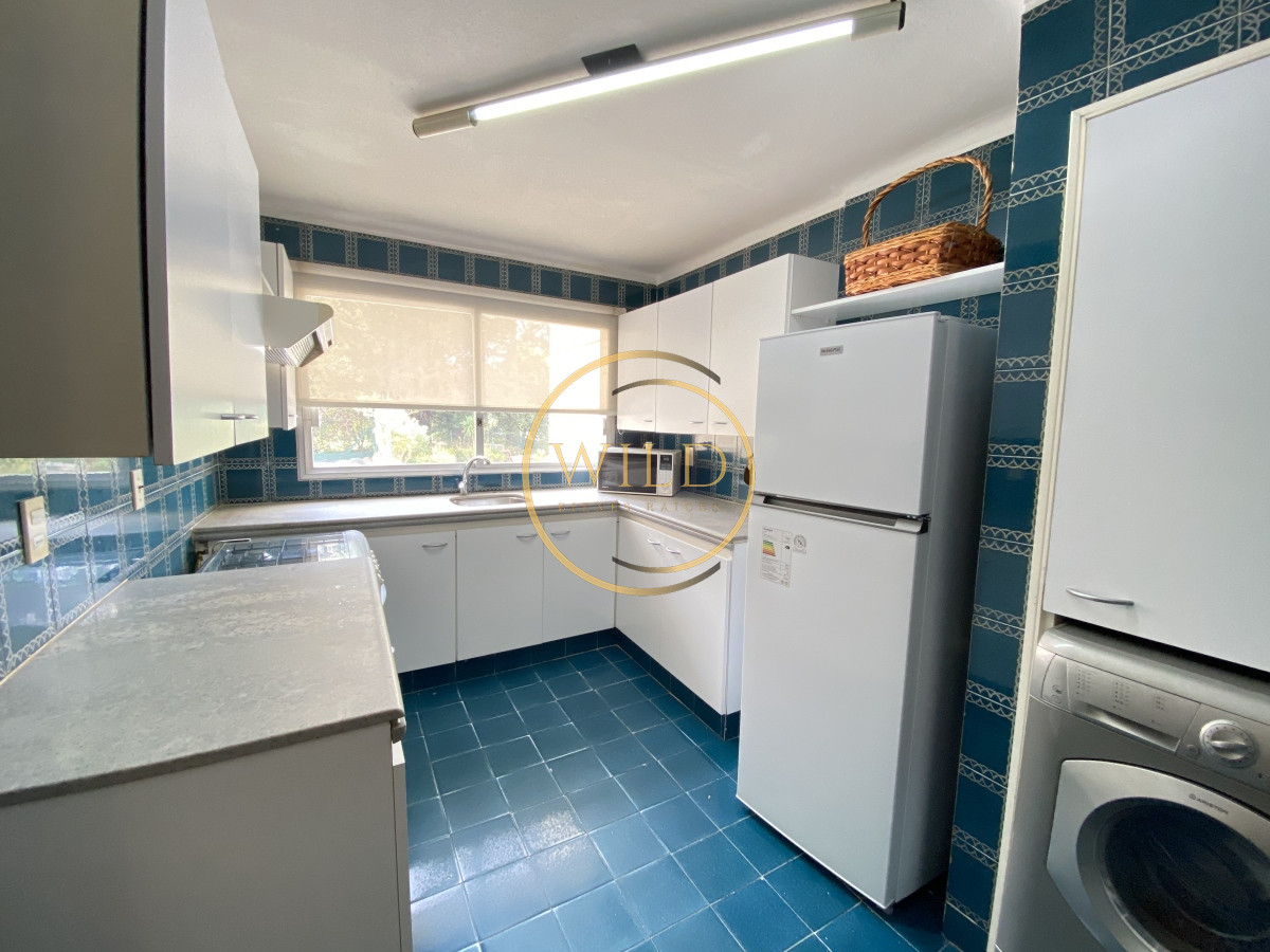 Apartamento ID.2129 - 2 dormitorios 2 baños Cantegril con servicios 