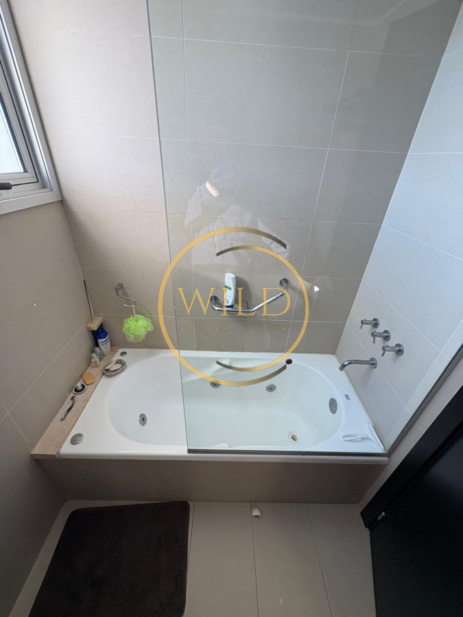 Apartamento ID.2476 - Penthouse en playa mansa en venta 
