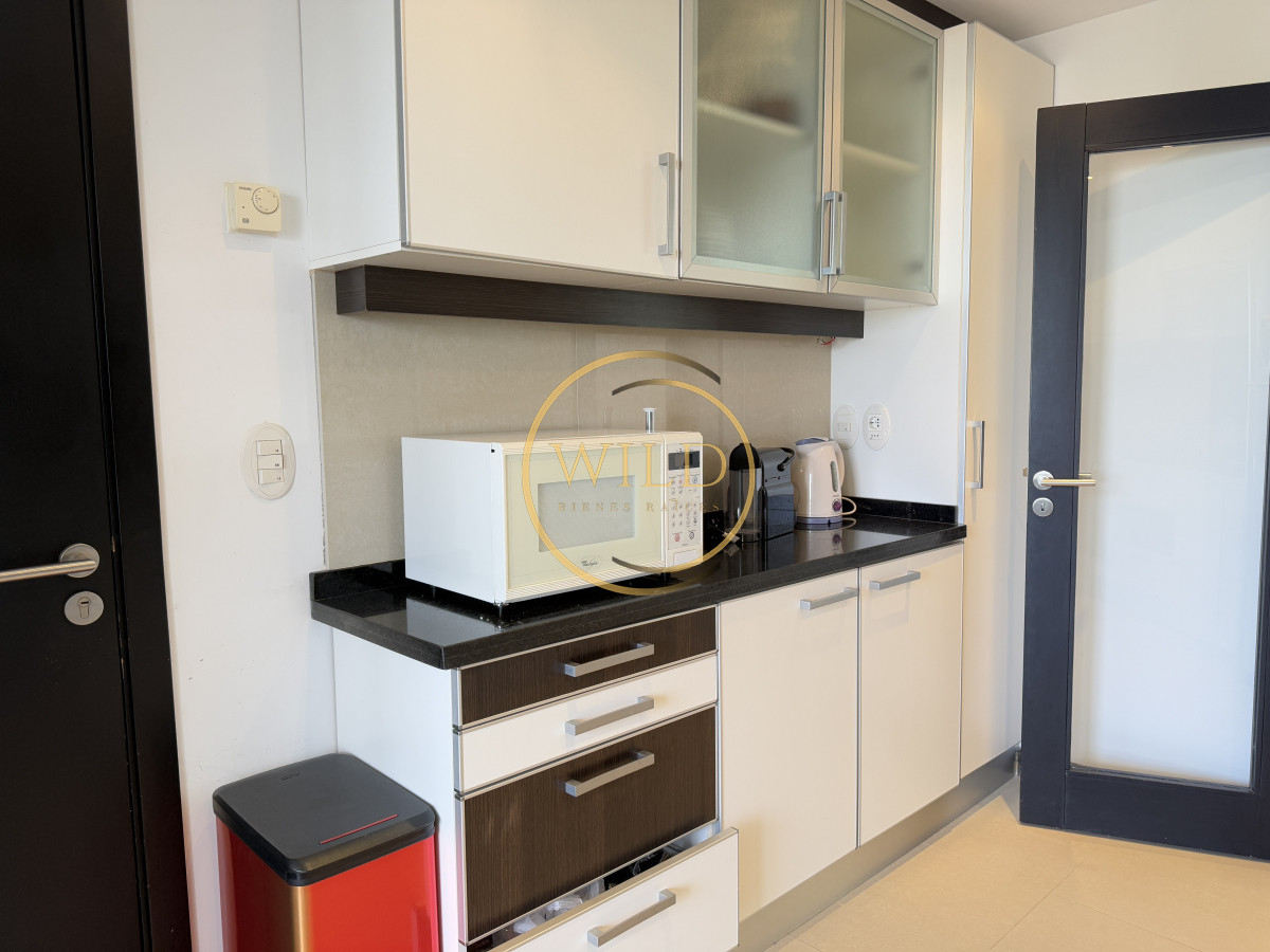 Apartamento ID.2480 - Espectacular 3 dormitorios al mar mansa en venta 