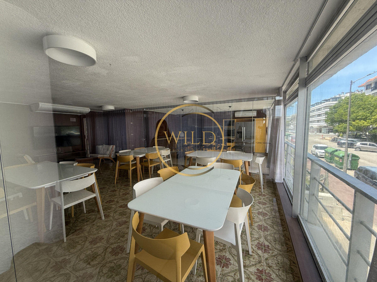Apartamento ID.2127 - En venta 2 dormitorios y medio en Península 