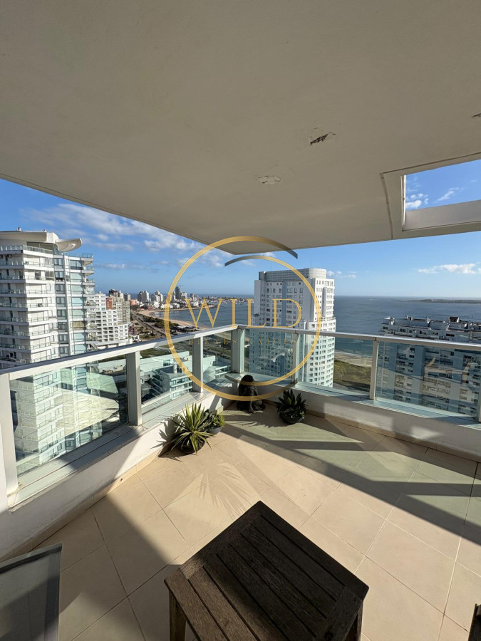 Apartamento ID.2476 - Penthouse en playa mansa en venta 