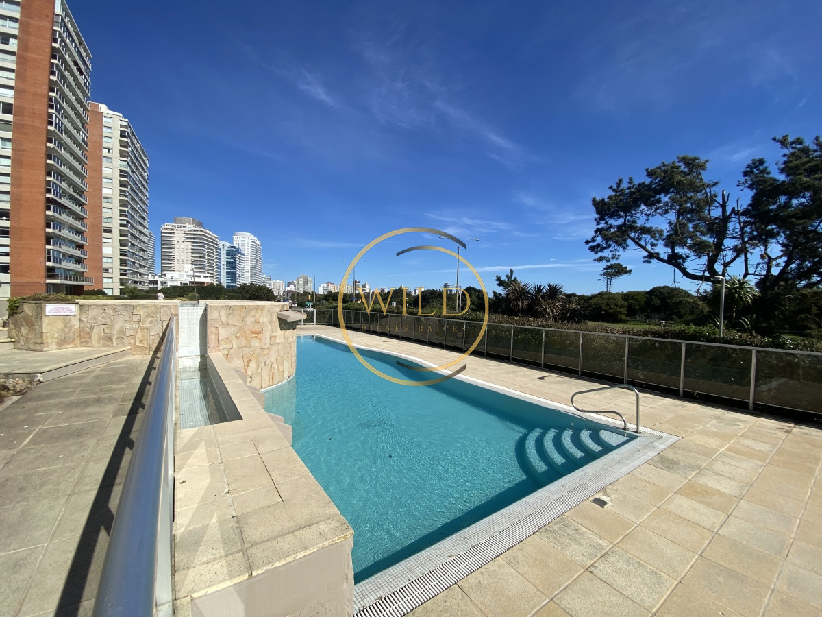 Apartamento ID.2137 - Frente al mar 3 suites más dependencia 