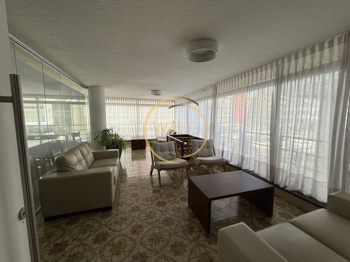 Apartamento ID.2127 - En venta 2 dormitorios y medio en Península 