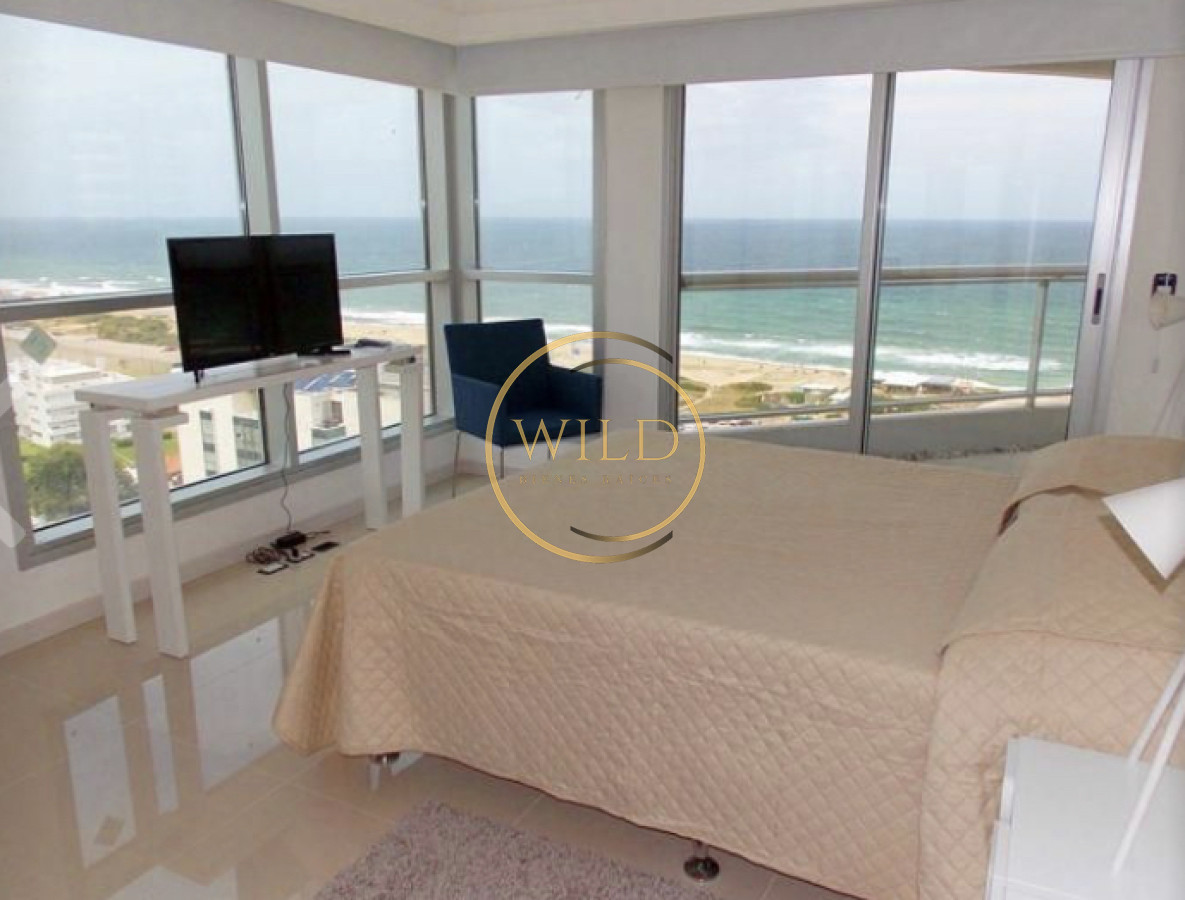 Apartamento ID.1423 - 3 dormitorios mas dependencia Primera Linea Brava