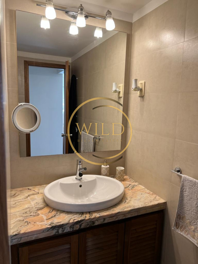 Apartamento ID.1417 - Venta de Excelente Apartamento de 3 dormitorios más dependencia en Punta del Este.