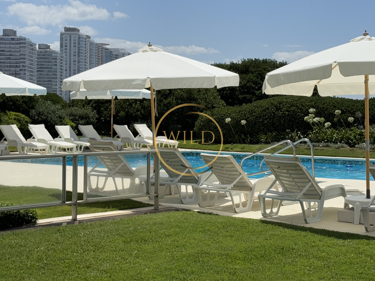 Apartamento ID.2214 - Primera línea brava 3 dormitorios mas dependencia alquiler 