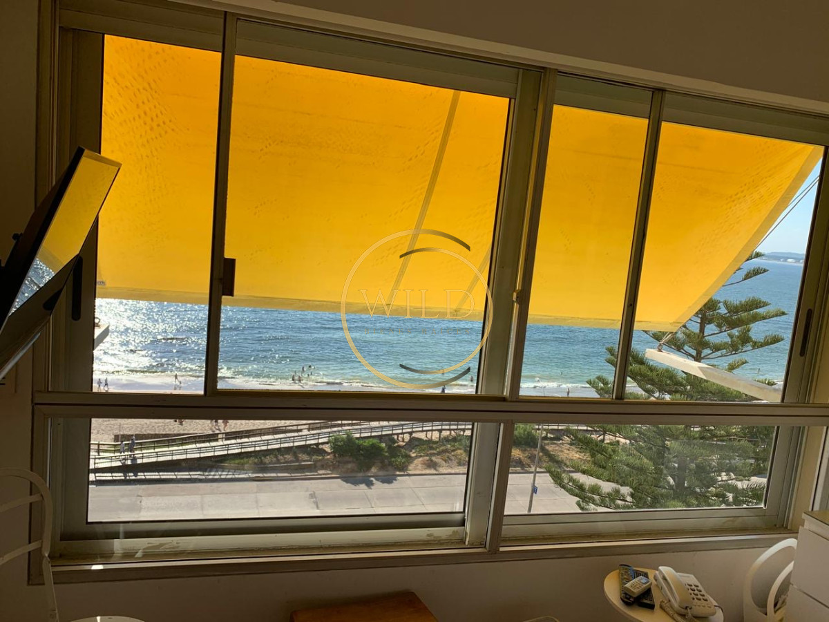 Apartamento ID.2463 - Alquiler de temporada 3 dormitorios primera linea mansa con vista al mar