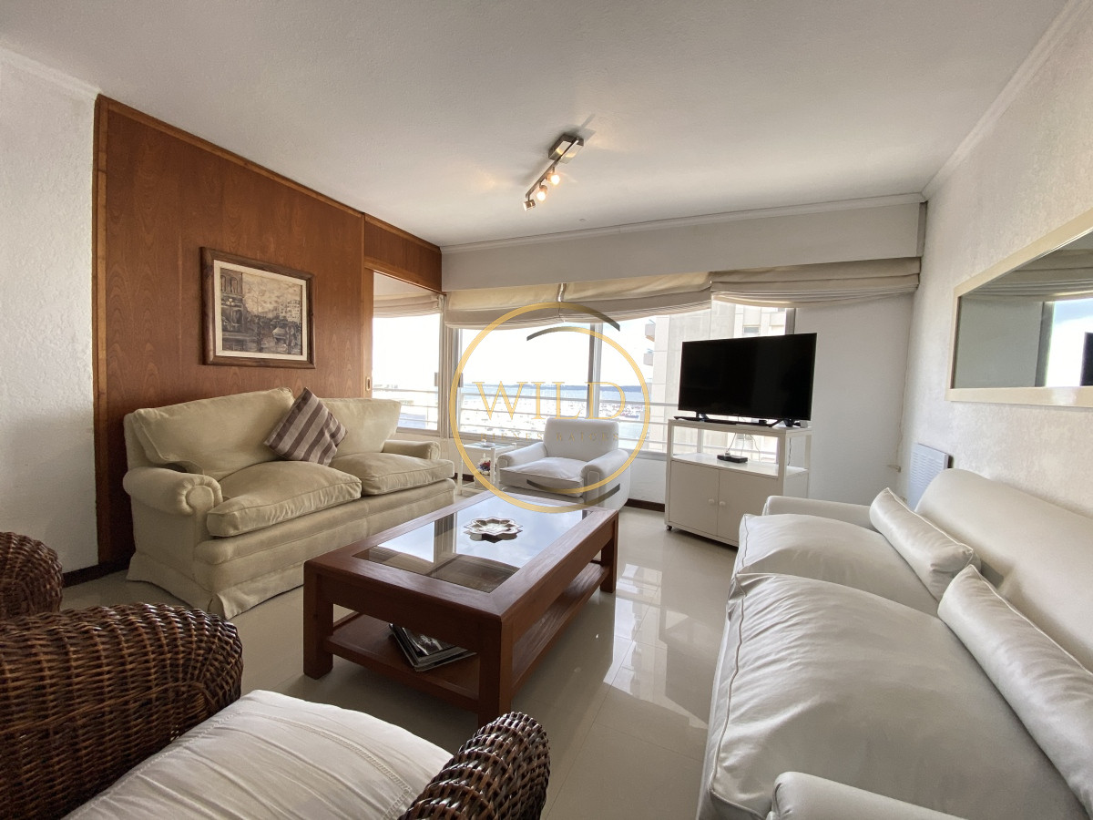 Apartamento ID.2127 - En venta 2 dormitorios y medio en Península 