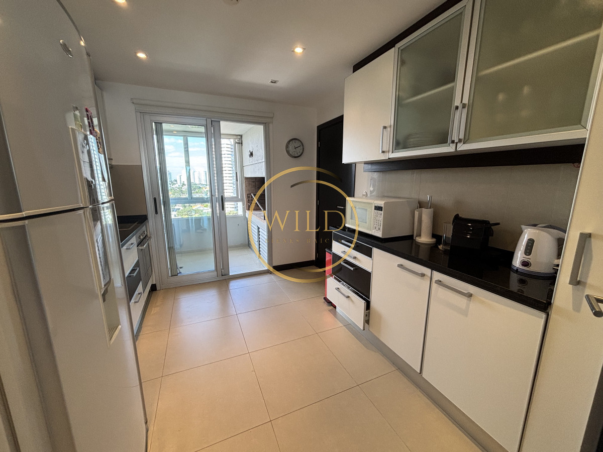 Apartamento ID.2480 - Espectacular 3 dormitorios al mar mansa en venta 