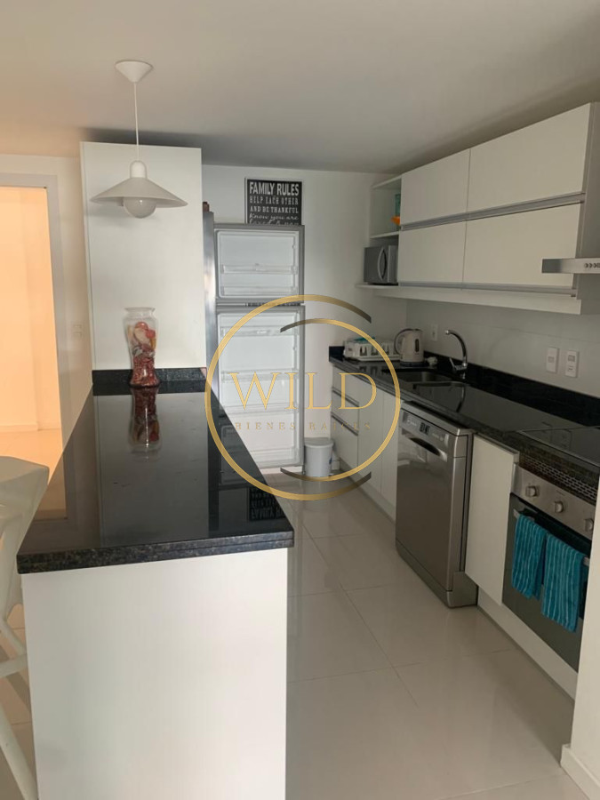 Apartamento ID.1436 - Venta amplio 2 dormitorios 2 baños  vista al mar con renta
