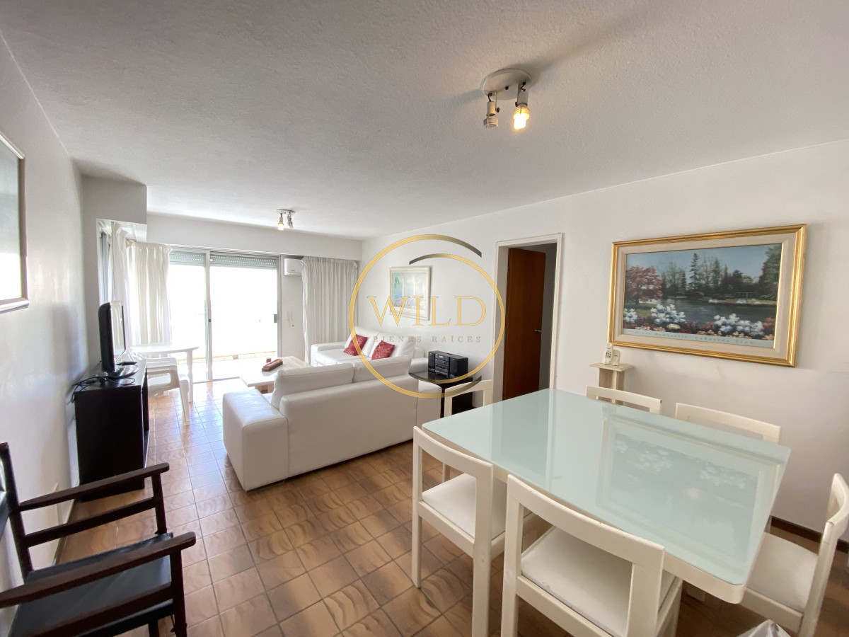 Apartamento ID.2129 - 2 dormitorios 2 baños Cantegril con servicios 
