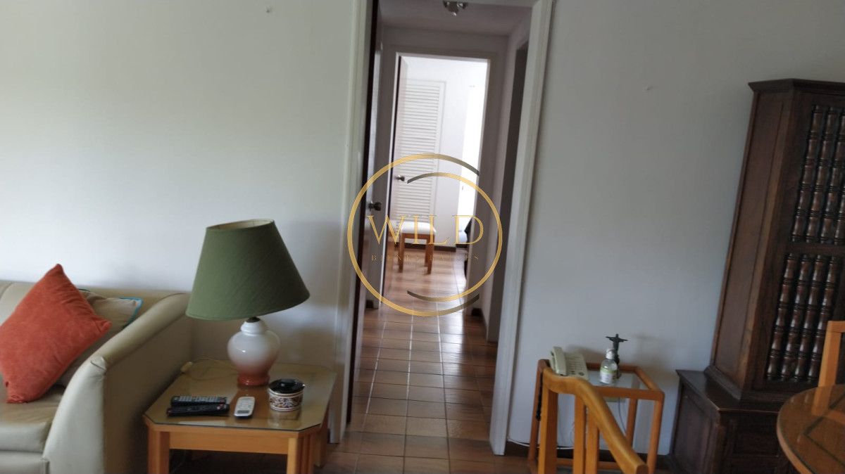 Apartamento ID.1851 - Venta apartamento muy amplio 2 dormitorios y 2 baños con servicios