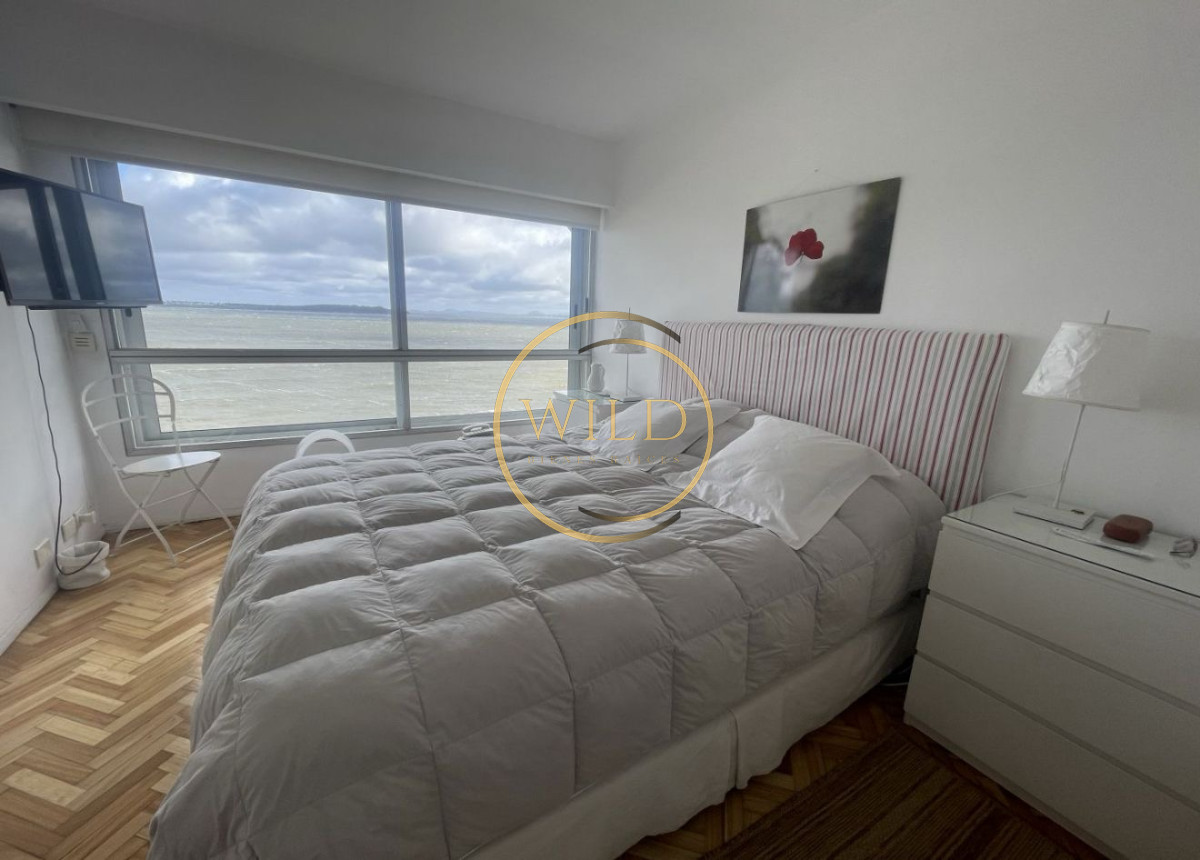 Apartamento ID.2463 - Alquiler de temporada 3 dormitorios primera linea mansa con vista al mar