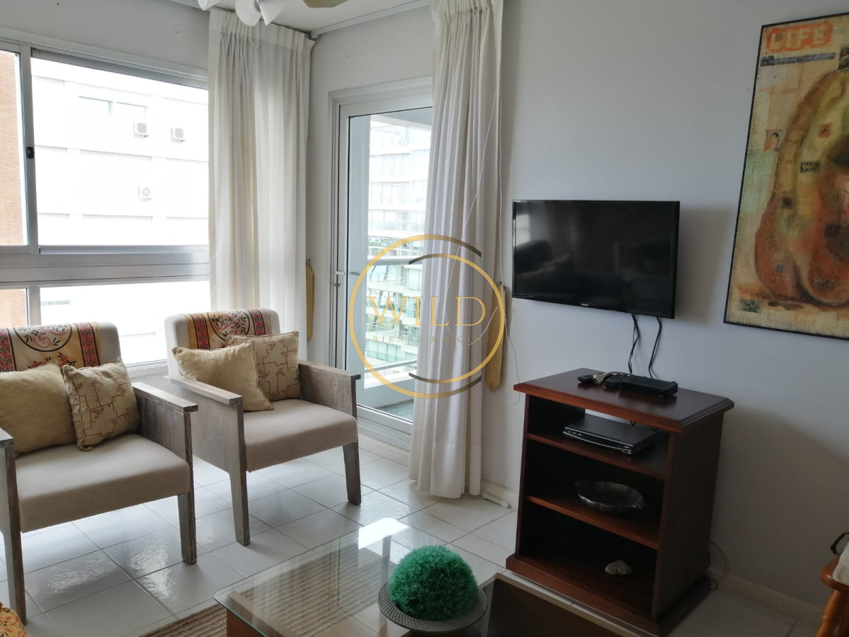 Apartamento ID.2356 - Apartamento en alquiler anual 1 dormitorio y medio con vista a Playa Mansa