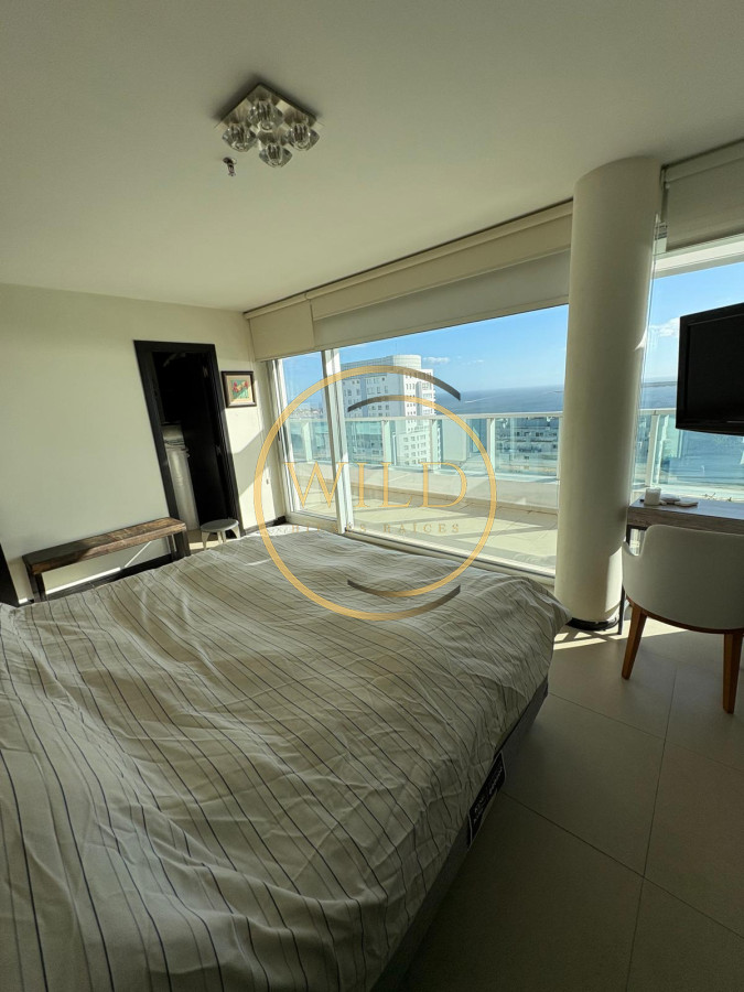 Apartamento ID.2476 - Penthouse en playa mansa en venta 