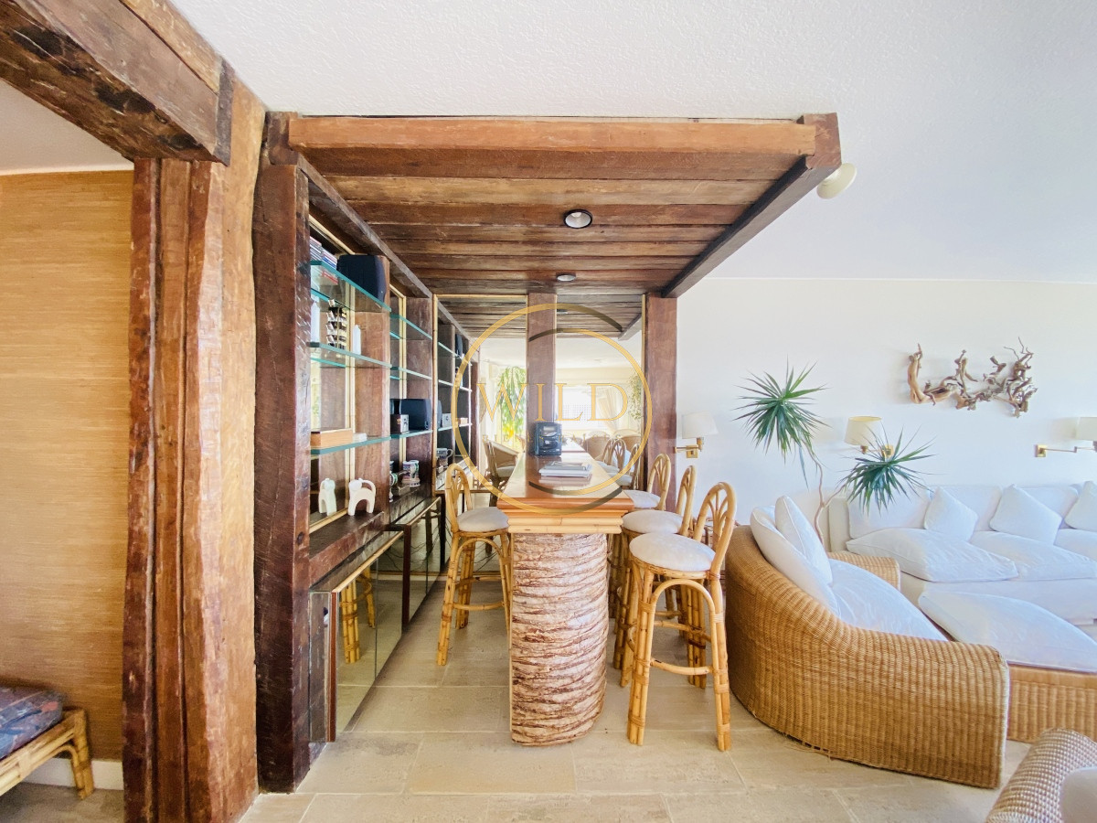 Apartamento ID.2137 - Frente al mar 3 suites más dependencia 