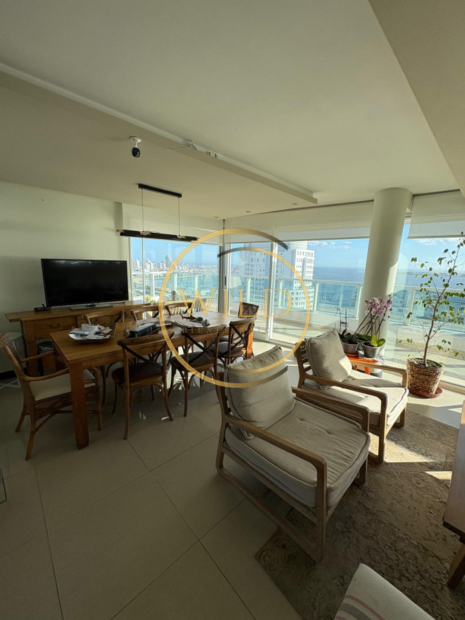 Apartamento ID.2476 - Penthouse en playa mansa en venta 