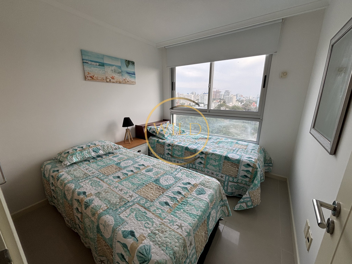 Apartamento ID.2424 - Alquiler invernal y verano 2 dormitorios 2 baños en torre de categoría con todos los servicios