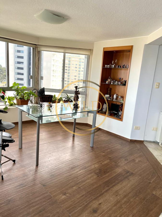 Apartamento ID.1417 - Venta de Excelente Apartamento de 3 dormitorios más dependencia en Punta del Este.