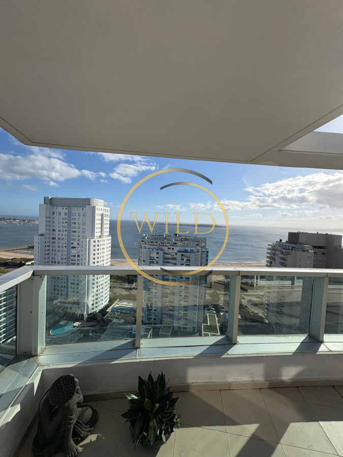 Apartamento ID.2476 - Penthouse en playa mansa en venta 