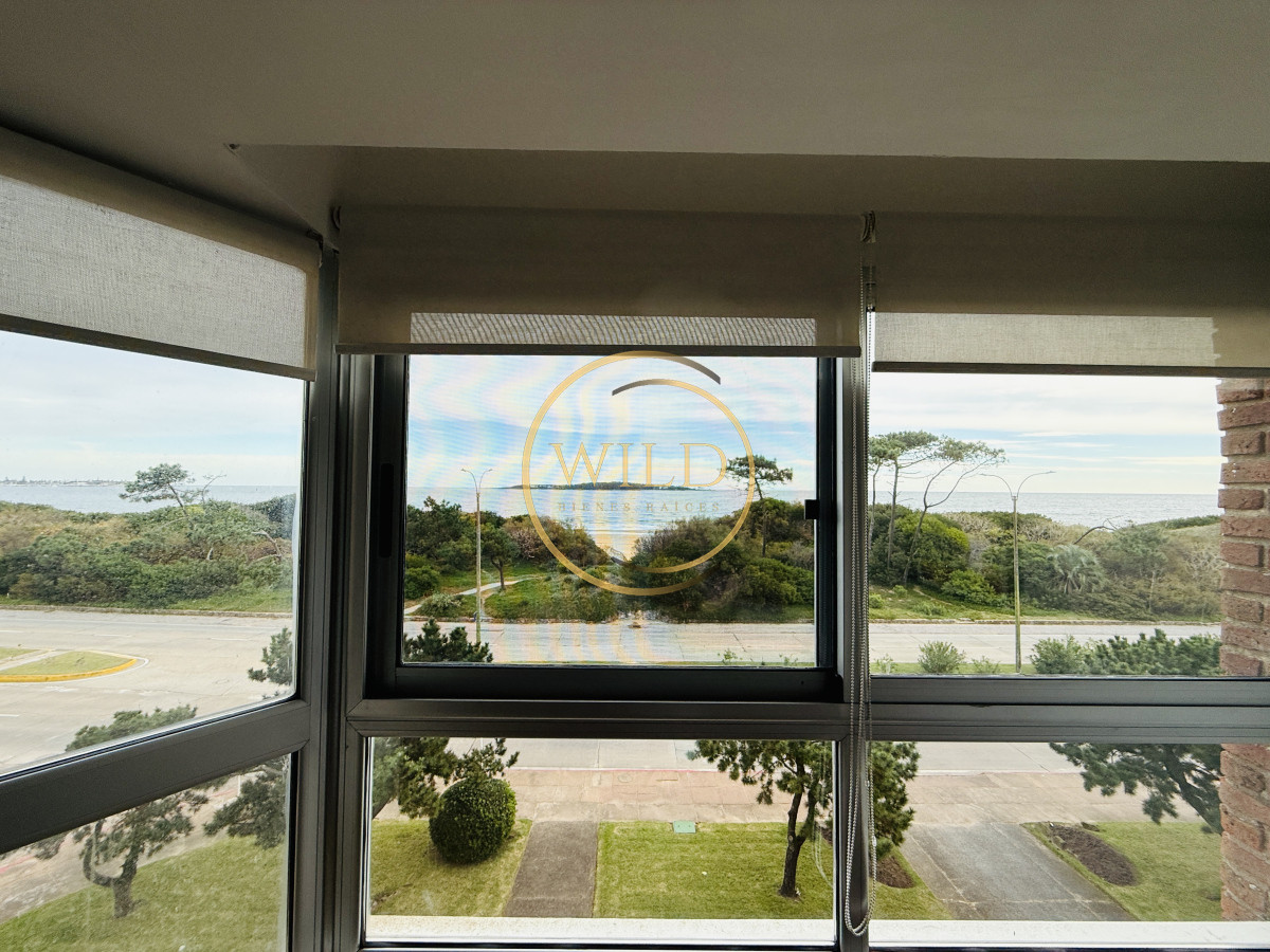 Apartamento ID.2396 - Alquiler anual 3 dormitorios frente al mar