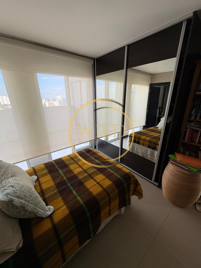 Apartamento ID.2476 - Penthouse en playa mansa en venta 