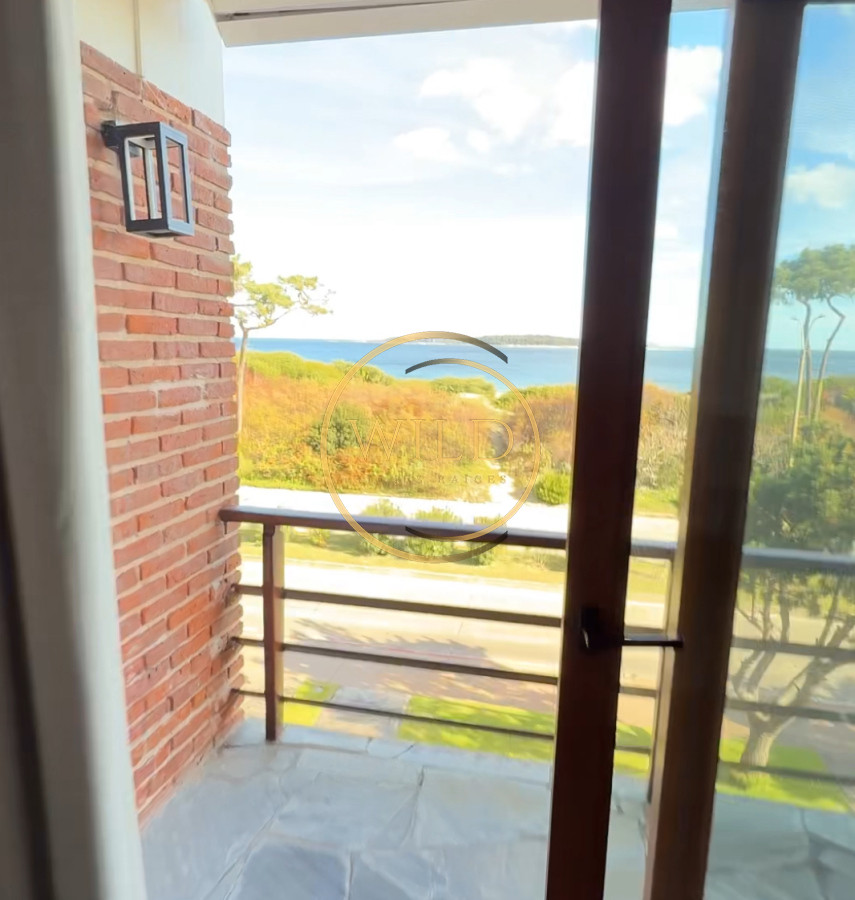 Apartamento ID.2401 - Alquiler anual 2 dormitorios frente al mar