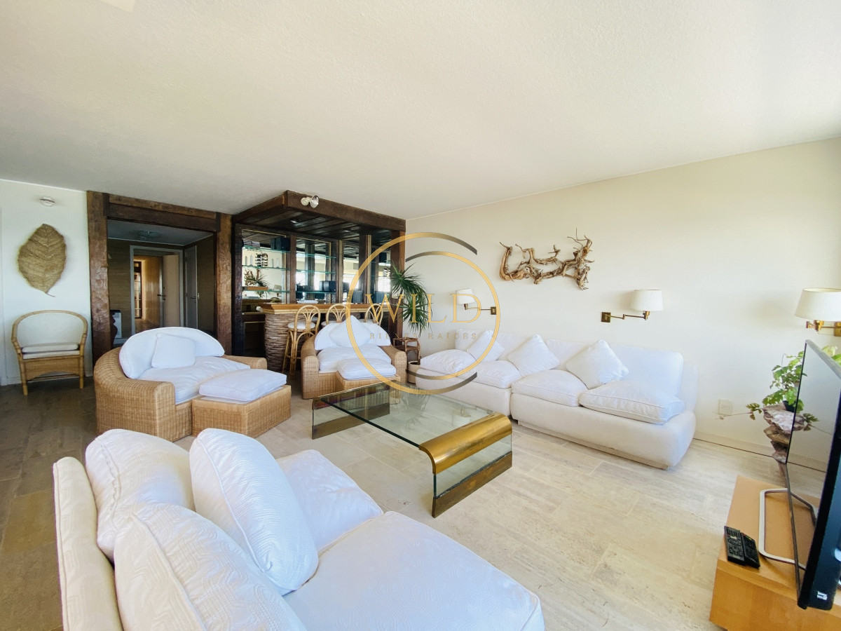 Apartamento ID.2137 - Frente al mar 3 suites más dependencia 