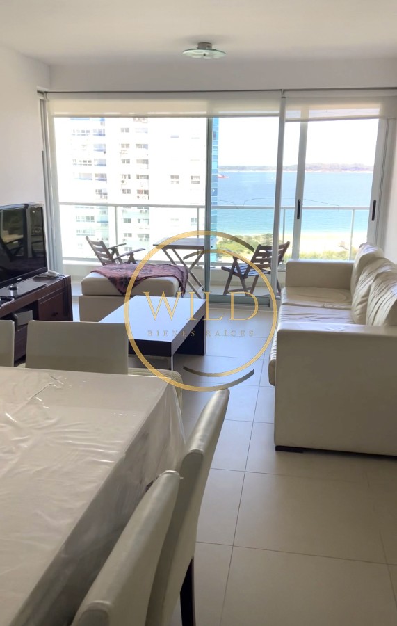Apartamento ID.1427 - Venta de Apartamento de 2 dormitorios y 2 baños playa mansa con servicios y Espectacular vista al mar en Punta del Este.