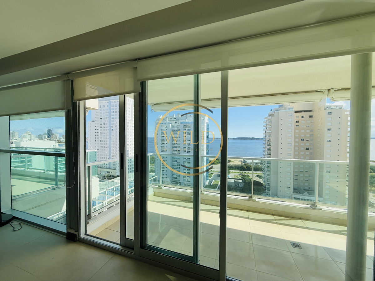 Apartamento ID.2480 - Espectacular 3 dormitorios al mar mansa en venta 