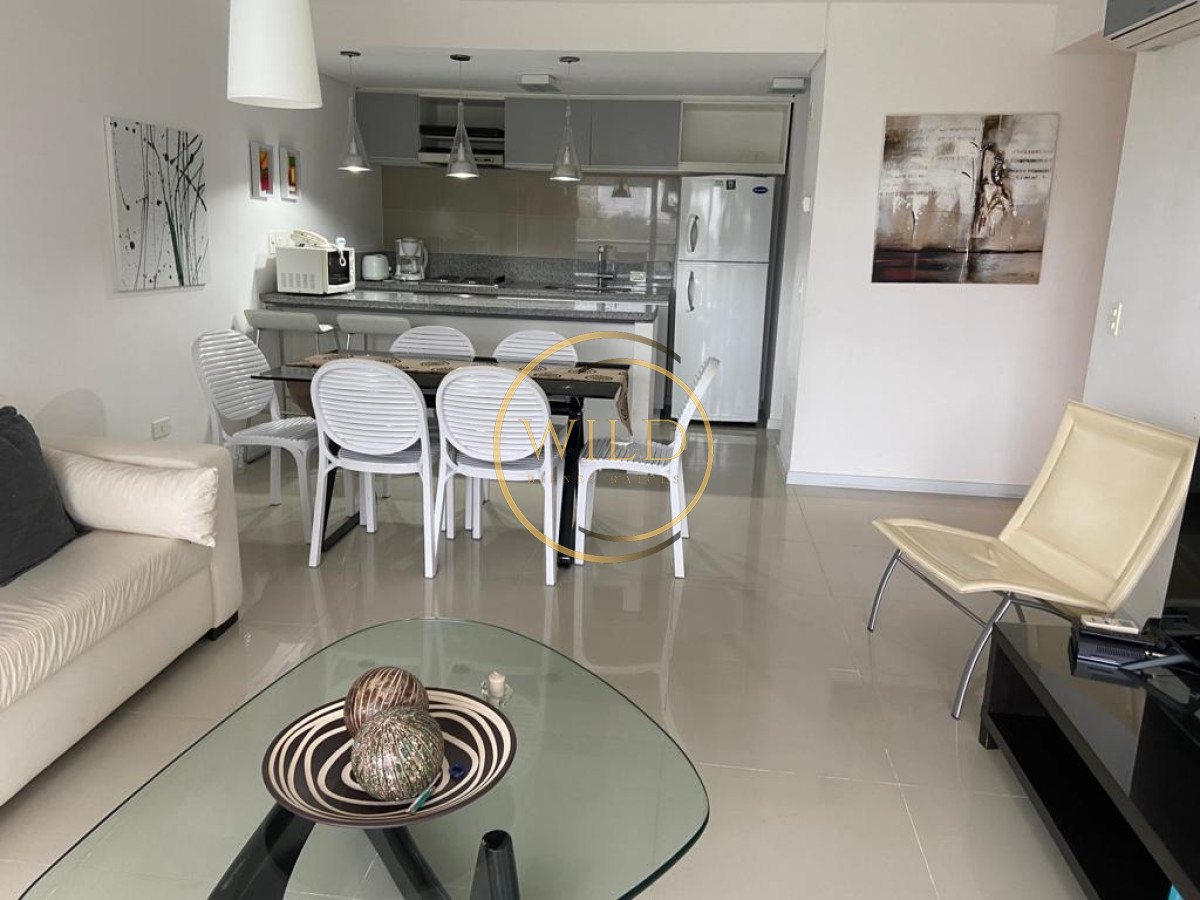 Apartamento ID.1561 -  Alquiler anual amplio y moderno 2 dormitorios 2 baños full amenities