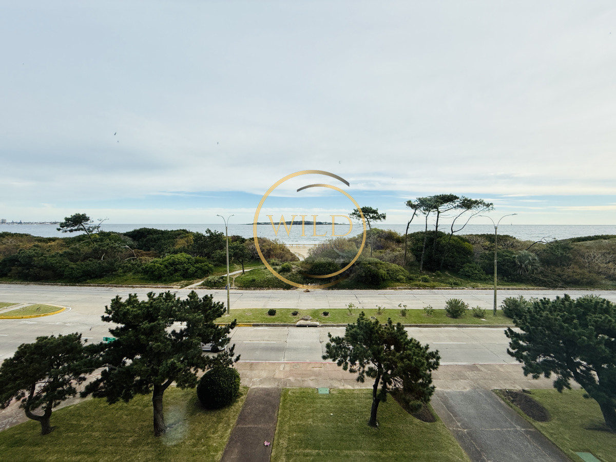 Apartamento ID.2396 - Alquiler anual 3 dormitorios frente al mar