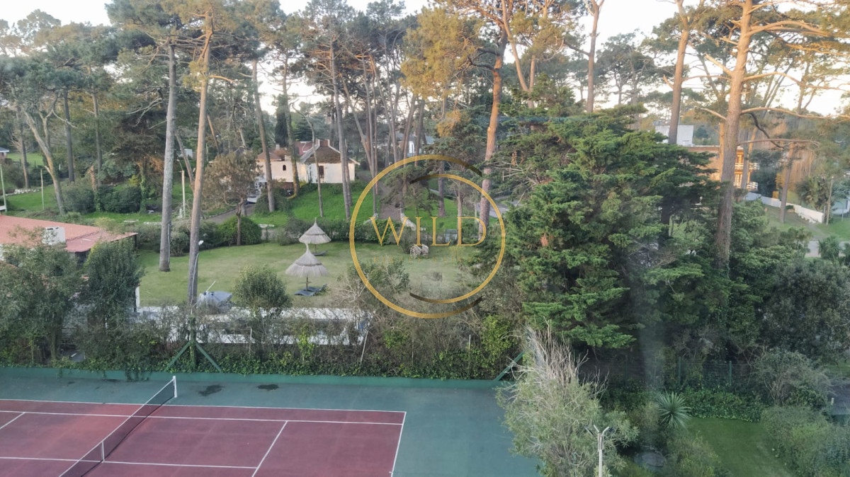 Apartamento ID.1851 - Venta apartamento muy amplio 2 dormitorios y 2 baños con servicios