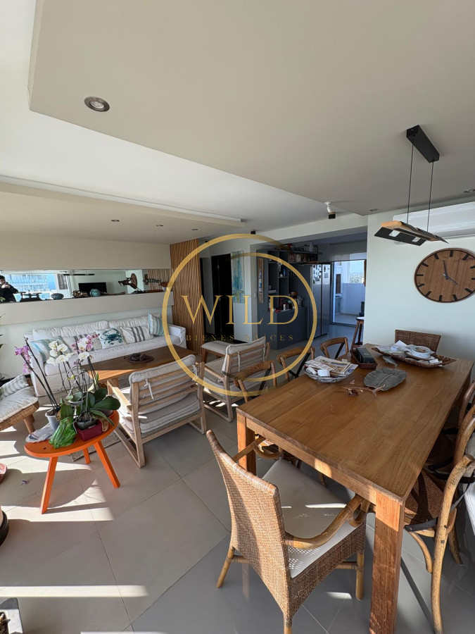 Apartamento ID.2476 - Penthouse en playa mansa en venta 