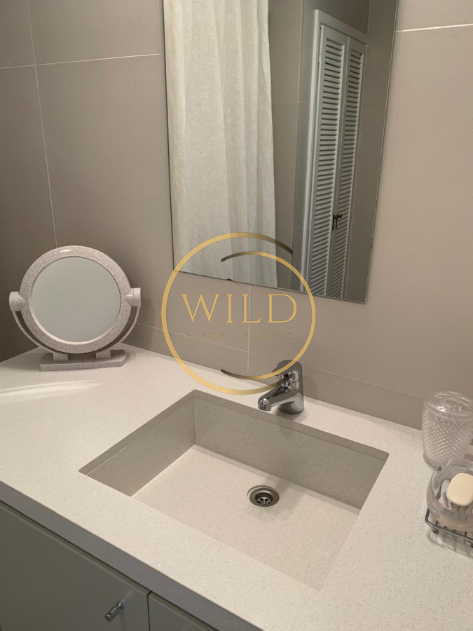 Apartamento ID.2463 - Alquiler de temporada 3 dormitorios primera linea mansa con vista al mar