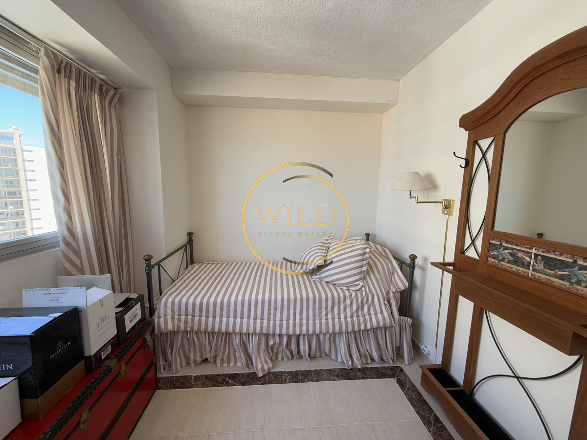 Apartamento ID.2214 - Primera línea brava 3 dormitorios mas dependencia alquiler 