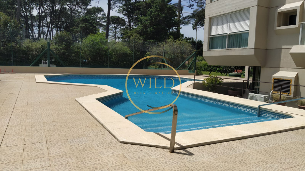 Apartamento ID.1851 - Venta apartamento muy amplio 2 dormitorios y 2 baños con servicios