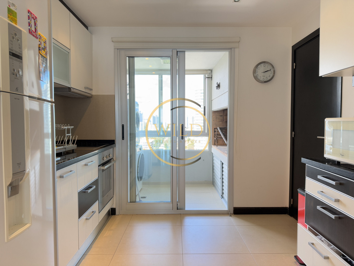 Apartamento ID.2480 - Espectacular 3 dormitorios al mar mansa en venta 