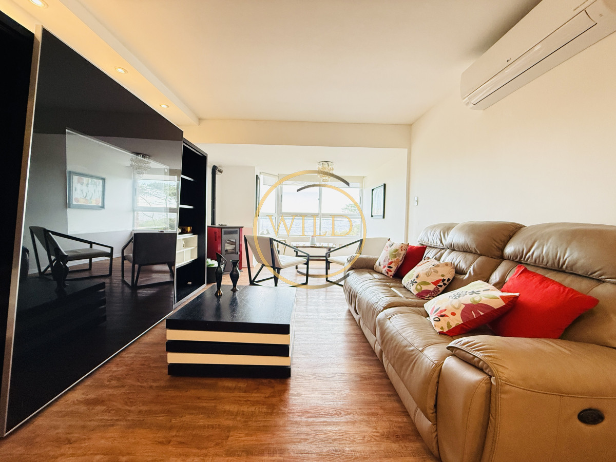 Apartamento ID.2396 - Alquiler anual 3 dormitorios frente al mar