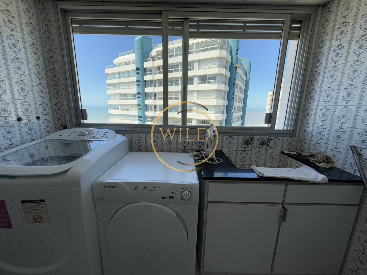 Apartamento ID.2214 - Primera línea brava 3 dormitorios mas dependencia alquiler 